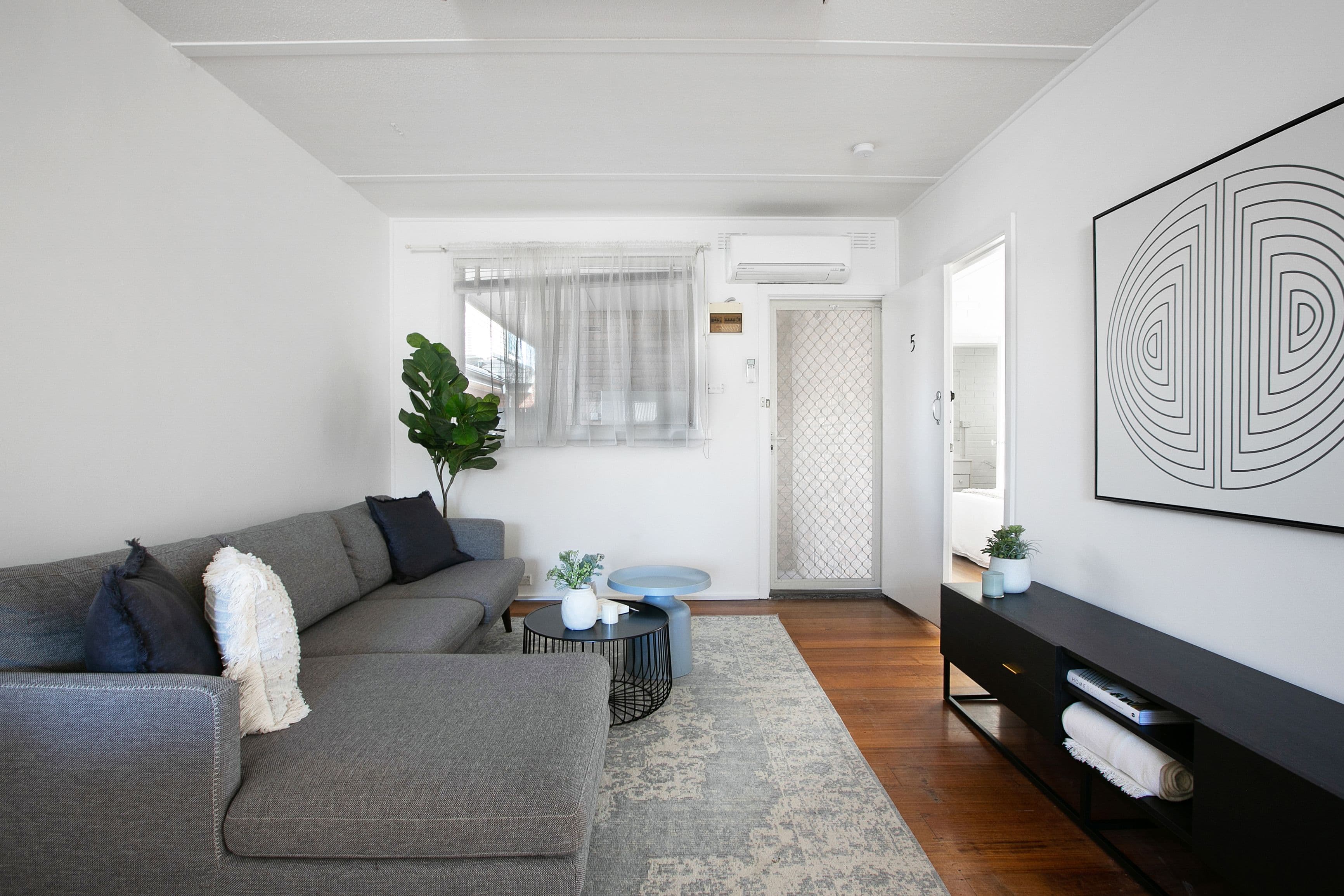 188 Broadway, Reservoir VIC 3073, Reservoir - Thumbnail 3