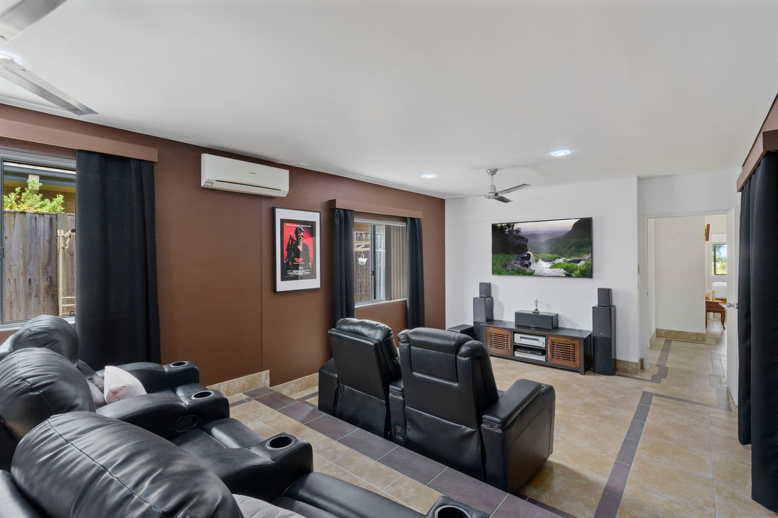 11 Elkins Street, Pacific Pines QLD 4211, Pacific Pines - Thumbnail 6
