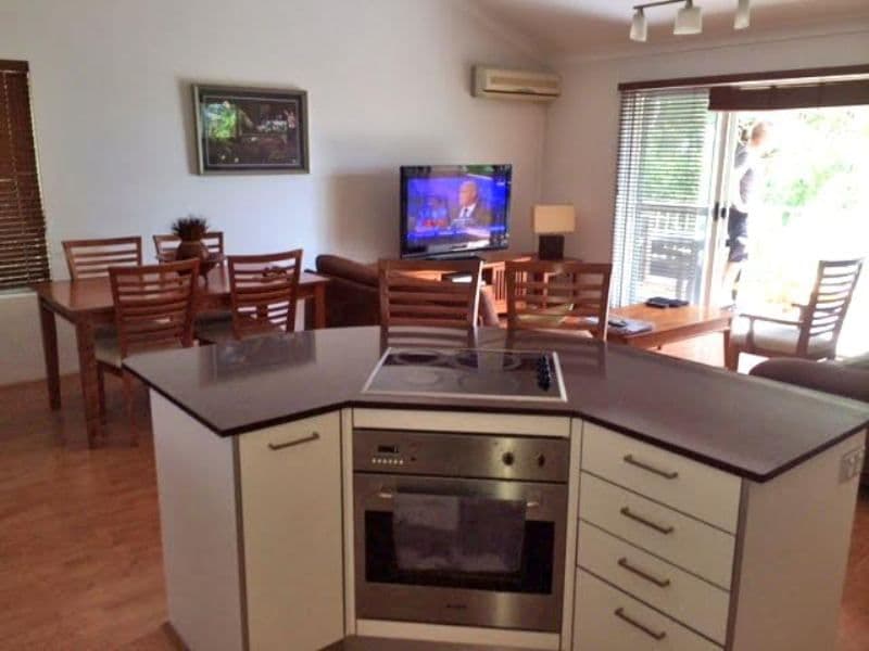 34 Hill Avenue, Burleigh Heads QLD 4220, Burleigh Heads - Thumbnail 4