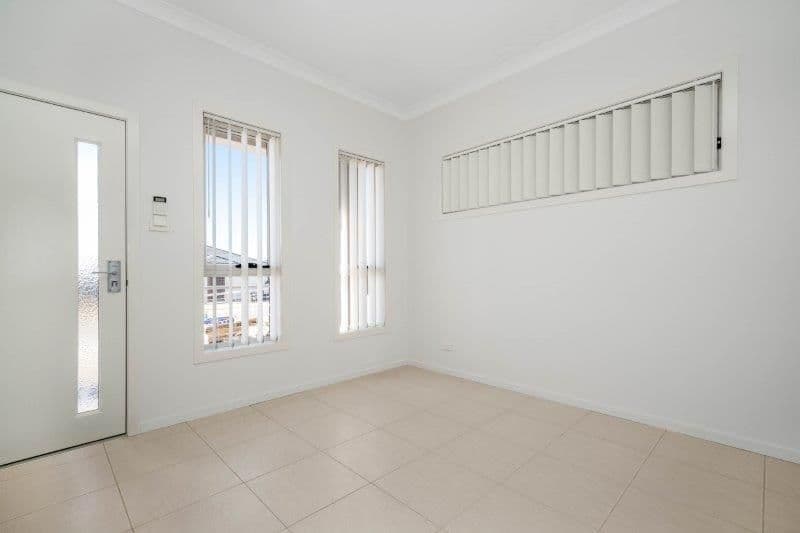40 Radisich Loop, Oran Park - Thumbnail 2