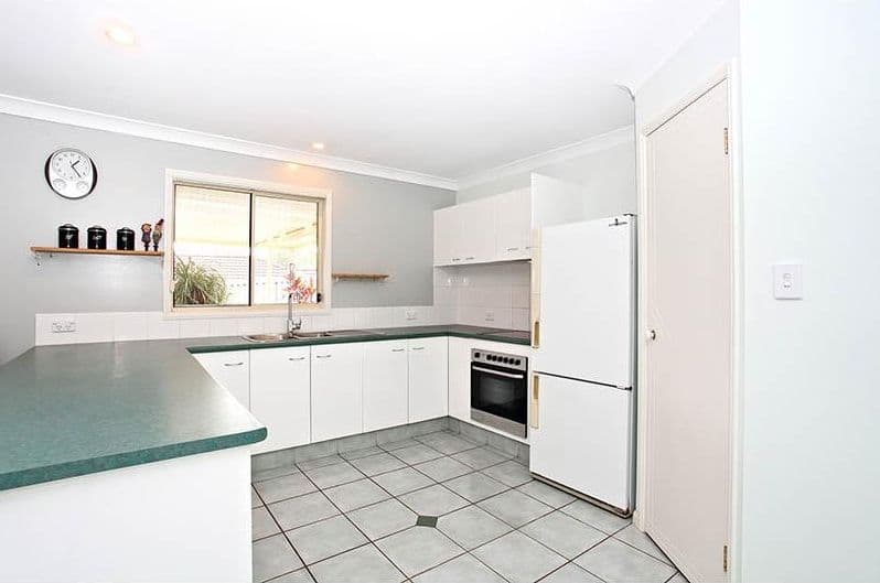 10 Leopard Avenue, ELANORA QLD 4221, Elanora - Thumbnail 4