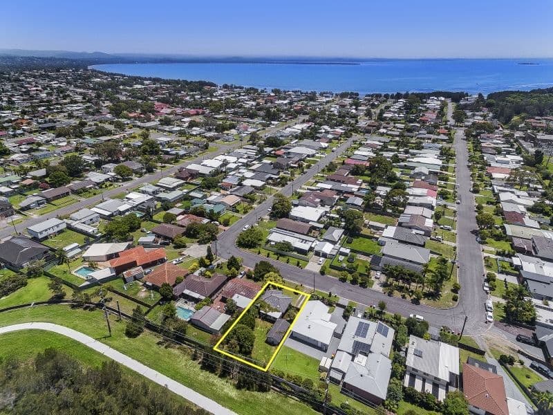 56 Kathleen White Crescent, Killarney Vale - Thumbnail 2