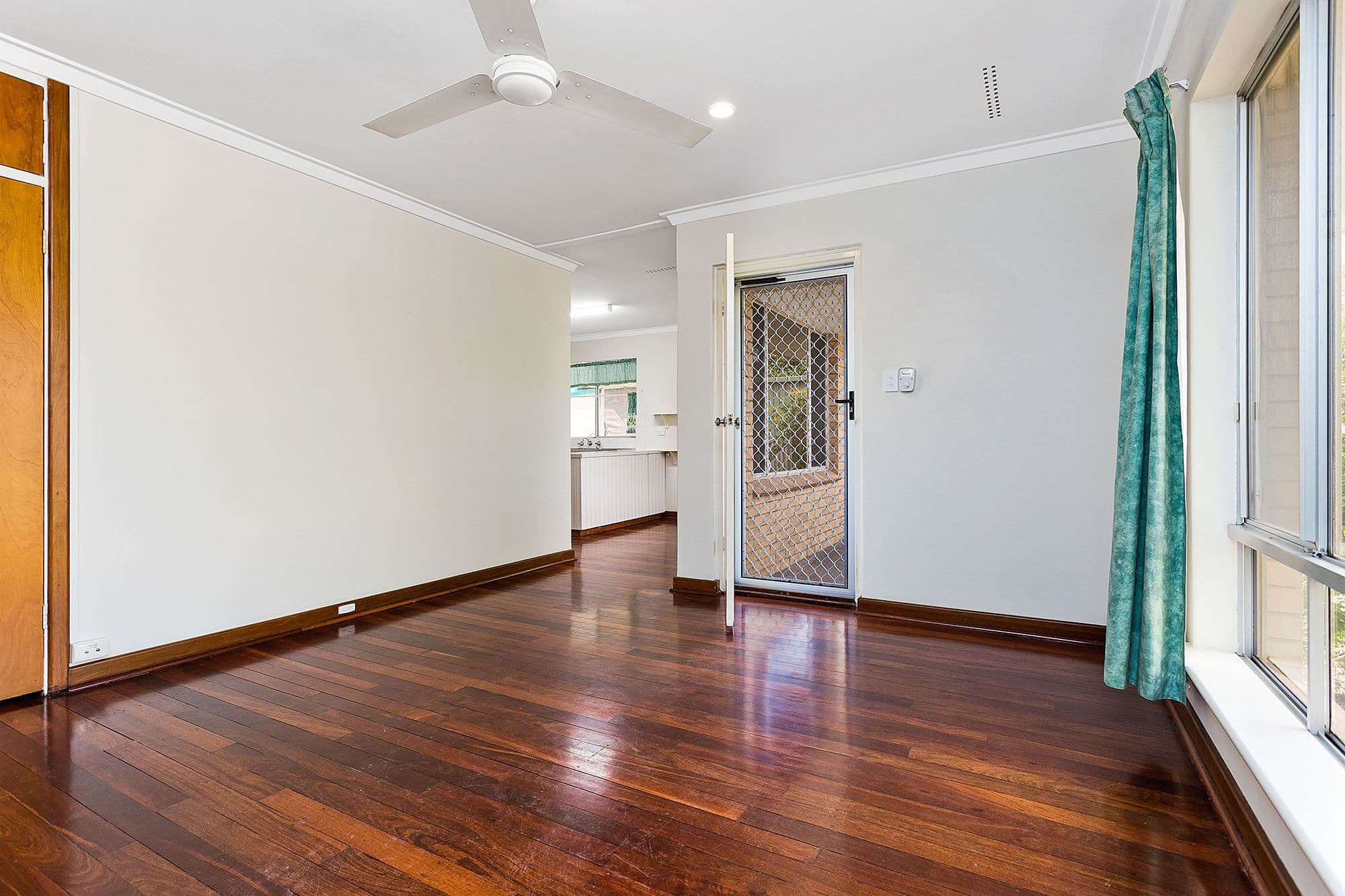 52 Kidman Avenue, South Guildford WA 6055, South Guildford - Thumbnail 4