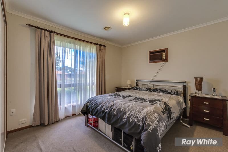 4 Berrigan Court, Werribee VIC 3030, Werribee - Thumbnail 2