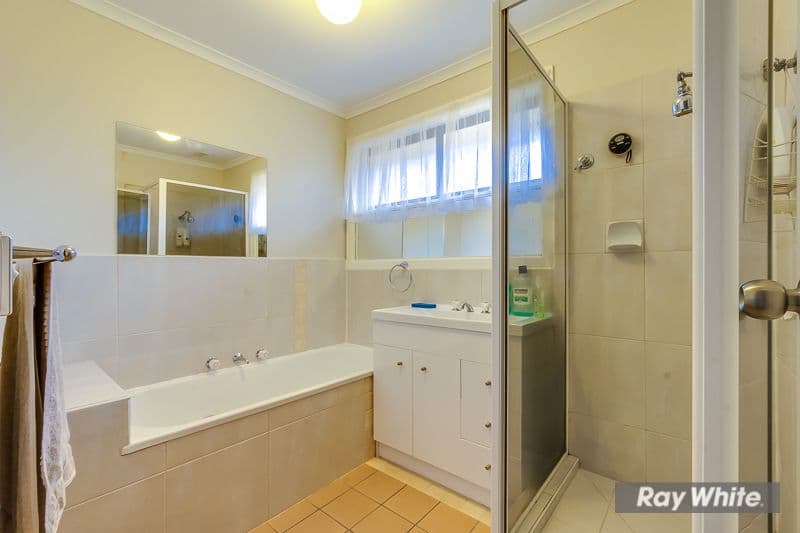 4 Berrigan Court, Werribee VIC 3030, Werribee - Thumbnail 3