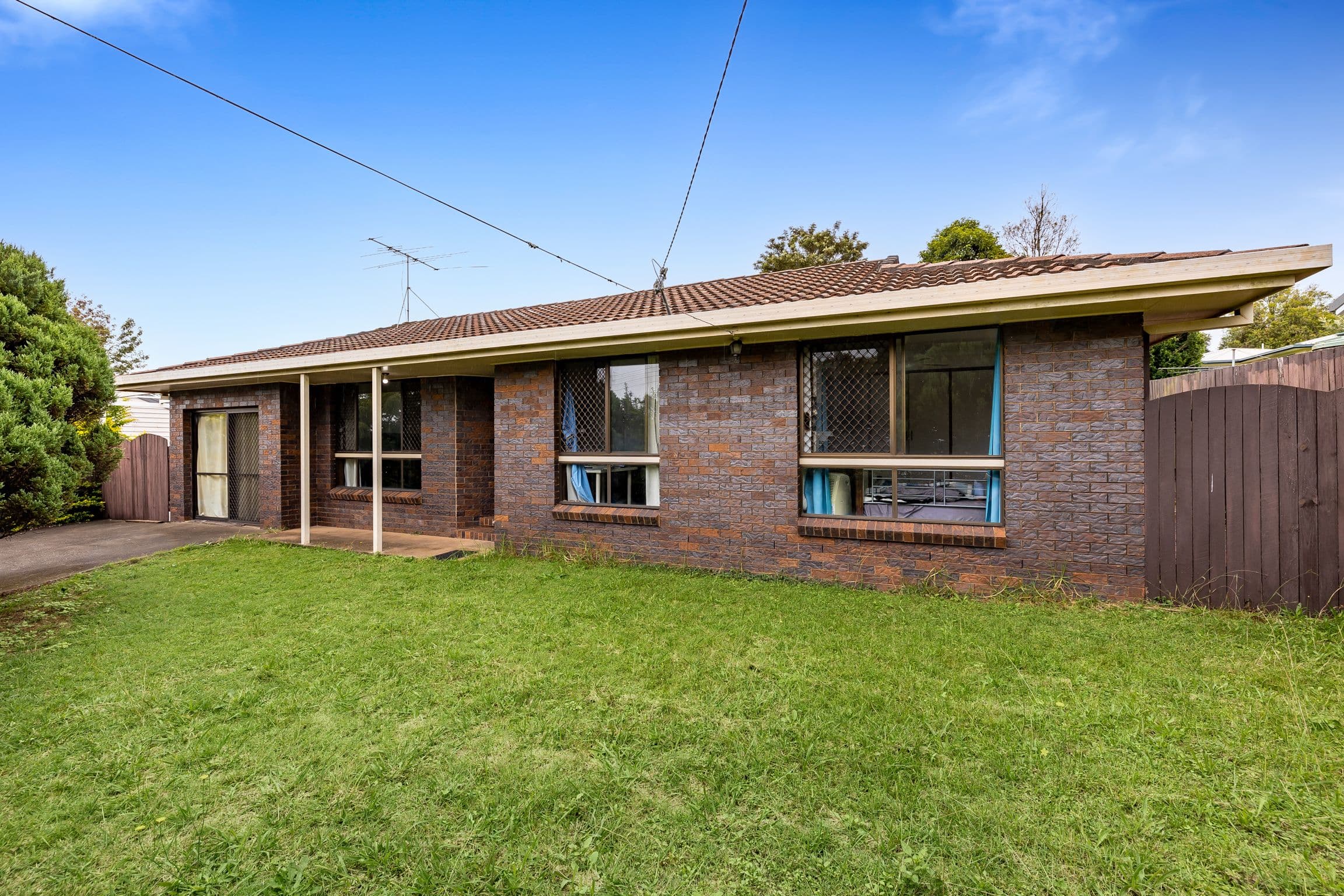 9 Lindemann Court, Wilsonton Heights QLD 4350, Wilsonton Heights - Image 1