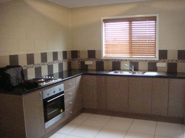 221 Evan Street, SOUTH MACKAY QLD 4740, South Mackay - Thumbnail 2