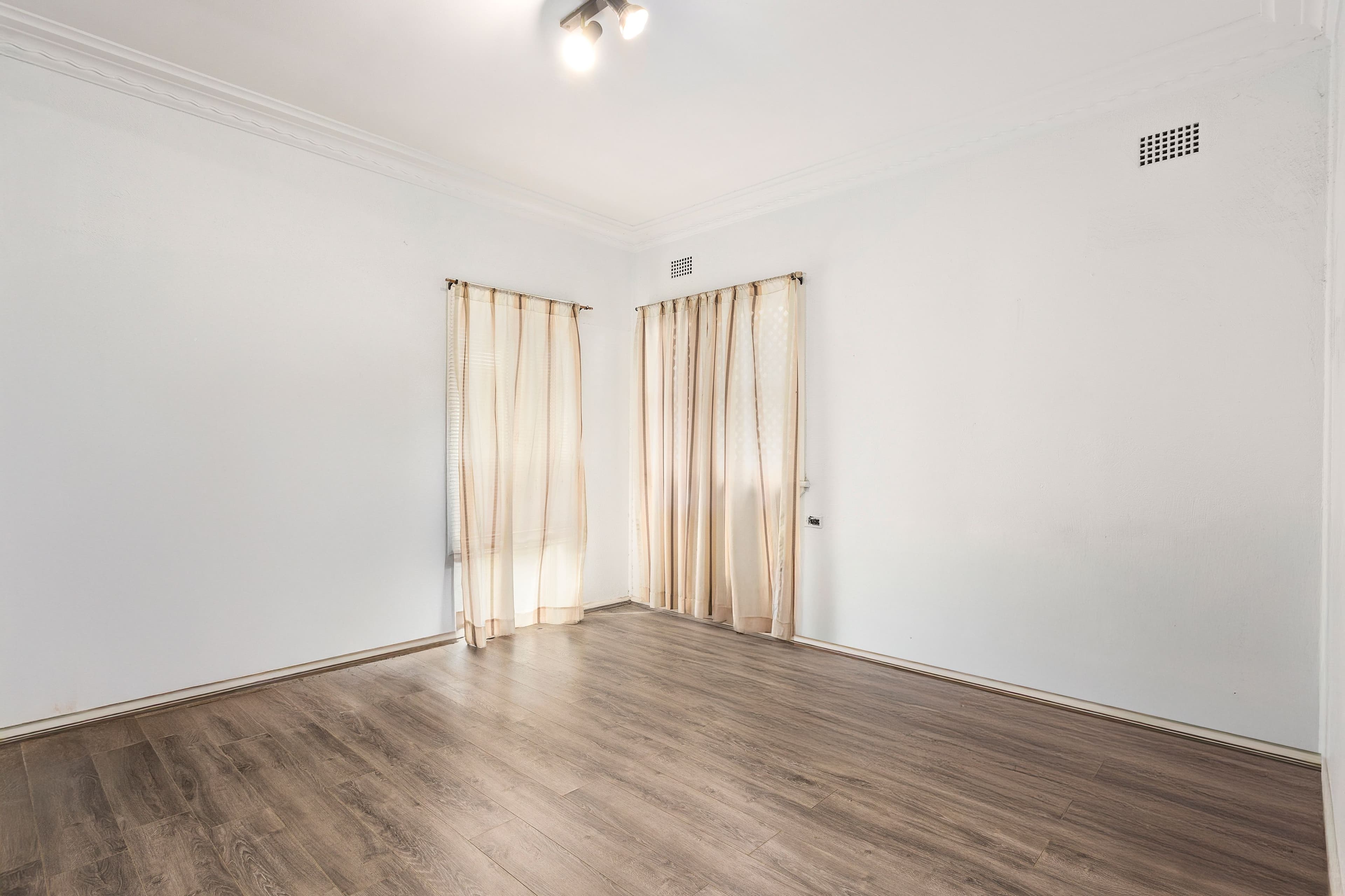 33 Robertson Street, Port Kembla NSW 2505, Port Kembla - Thumbnail 5