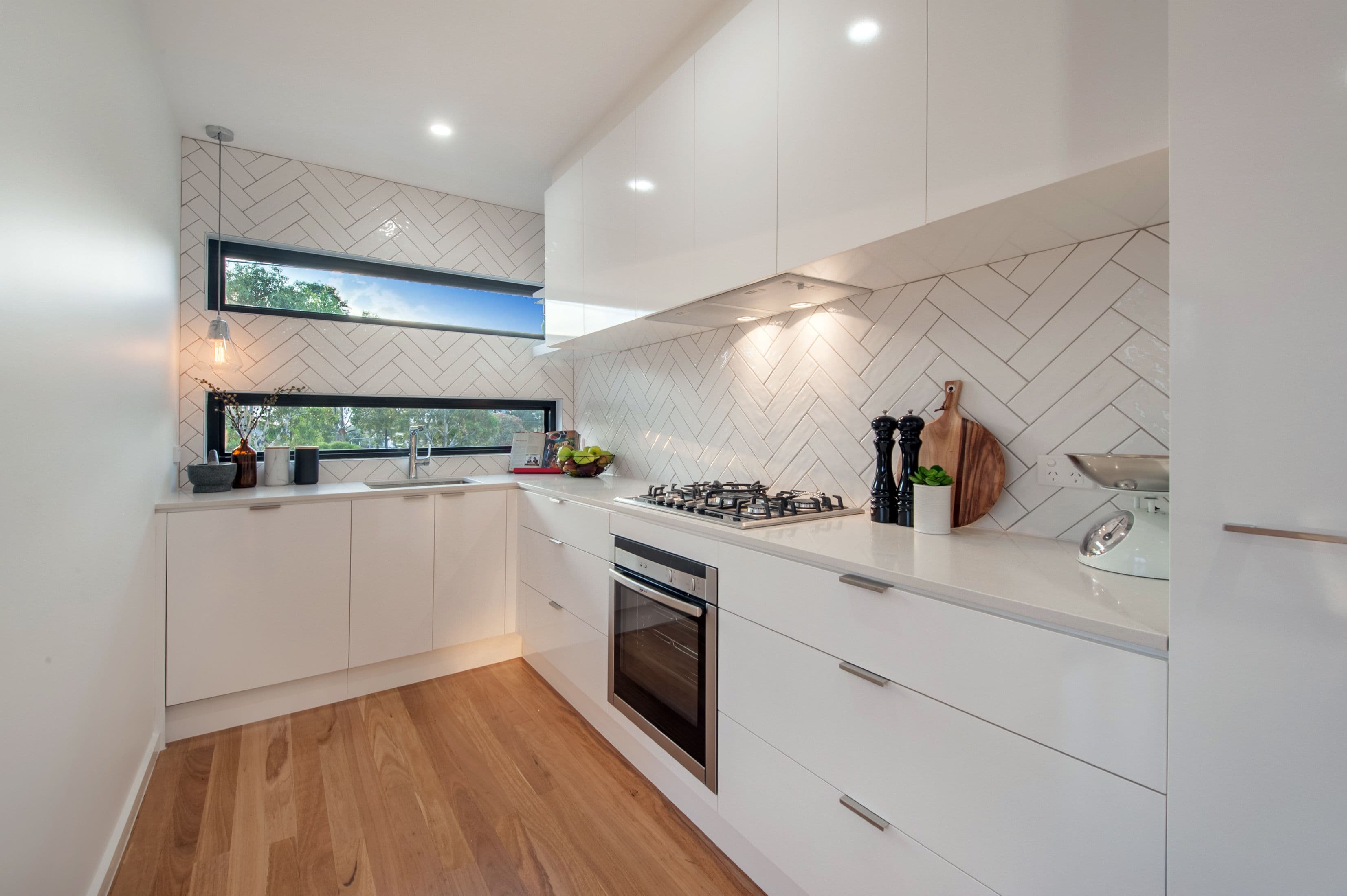 98 Liston Avenue, Reservoir VIC 3073, Reservoir - Thumbnail 6