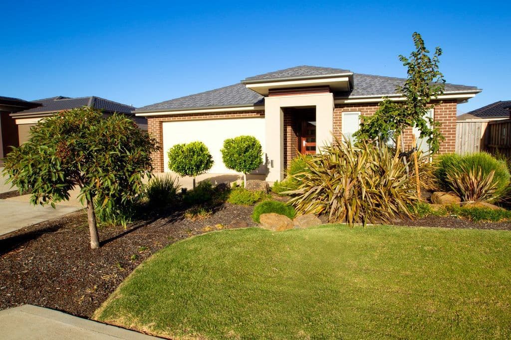 16 Tanoa Crescent, POINT COOK VIC 3030, Point Cook - Thumbnail 3