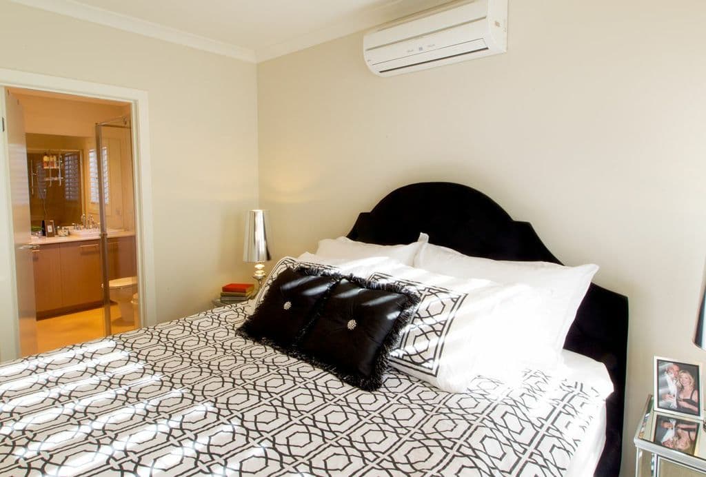 16 Tanoa Crescent, POINT COOK VIC 3030, Point Cook - Thumbnail 4