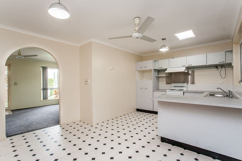 16 Mizzen Place, DECEPTION BAY QLD 4508, Deception Bay - Thumbnail 2
