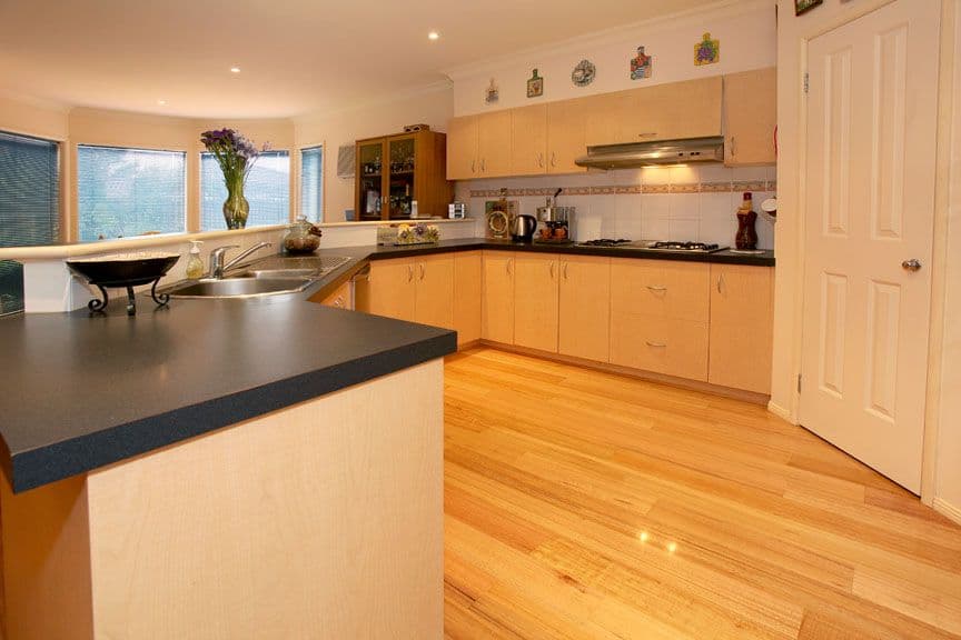 88 Callaghan Avenue, GLEN WAVERLEY VIC 3150, Glen Waverley - Thumbnail 2