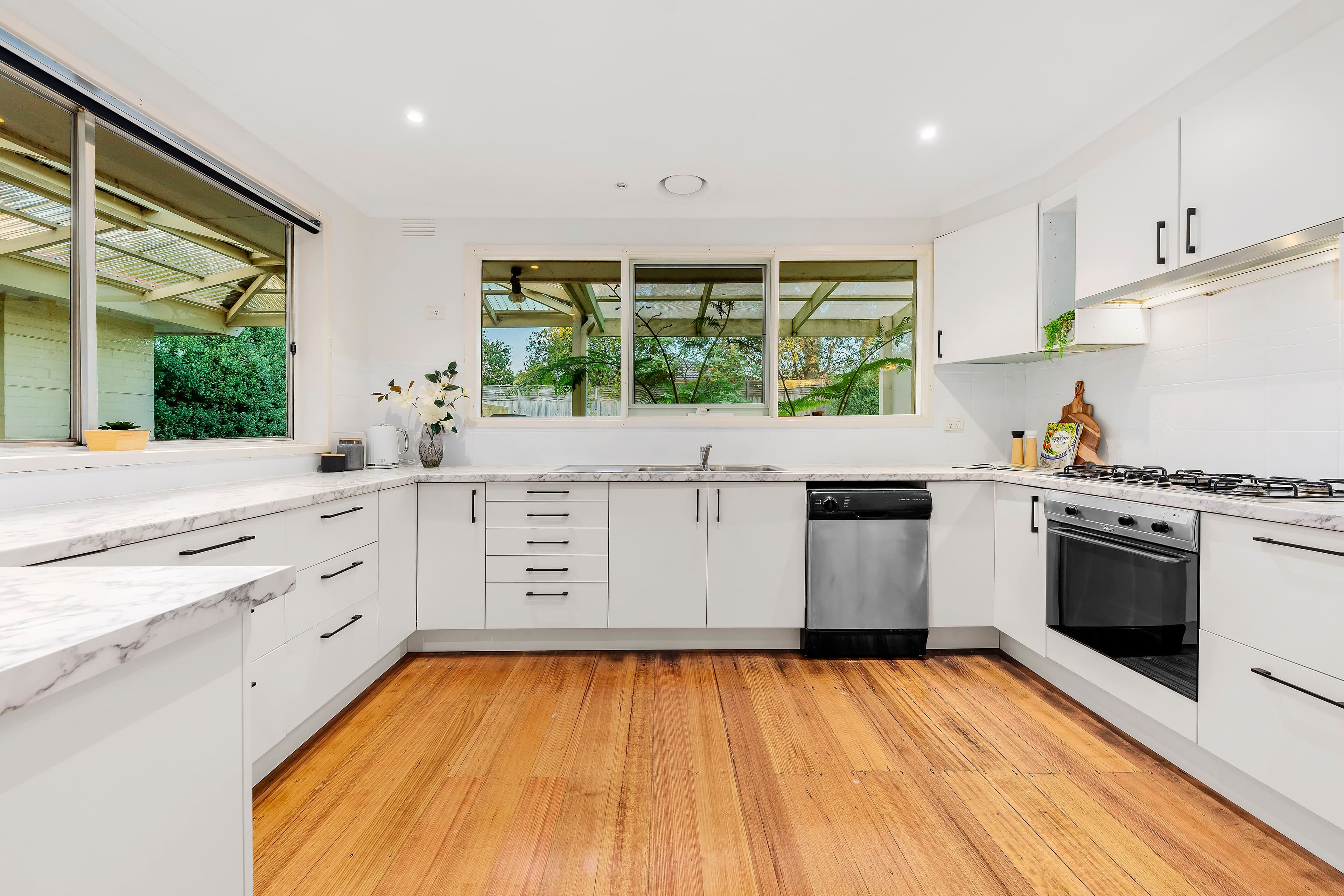 18 Dumfries Way, Wantirna VIC 3152, Wantirna - Thumbnail 4