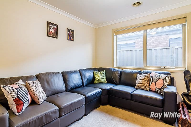 31 Thurvaston Crescent, Cranbourne East VIC 3977, Cranbourne East - Thumbnail 4