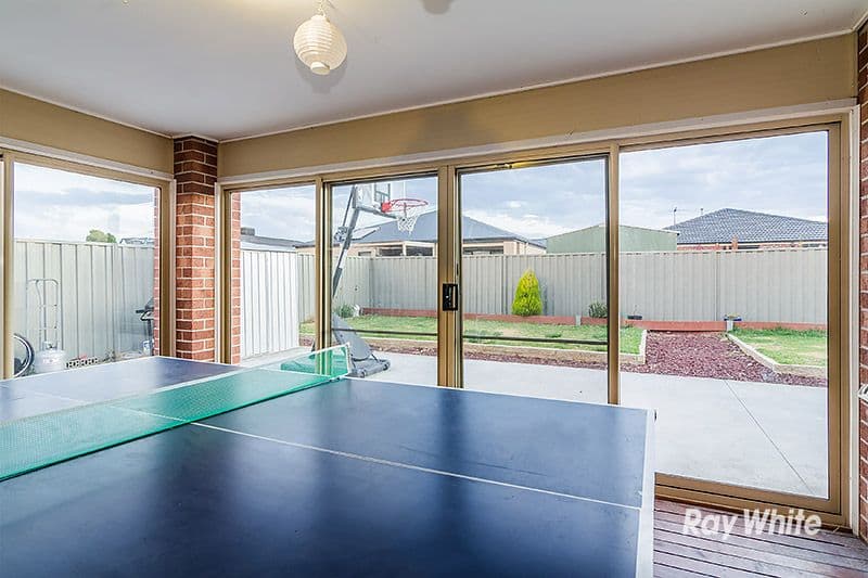 31 Thurvaston Crescent, Cranbourne East VIC 3977, Cranbourne East - Thumbnail 5