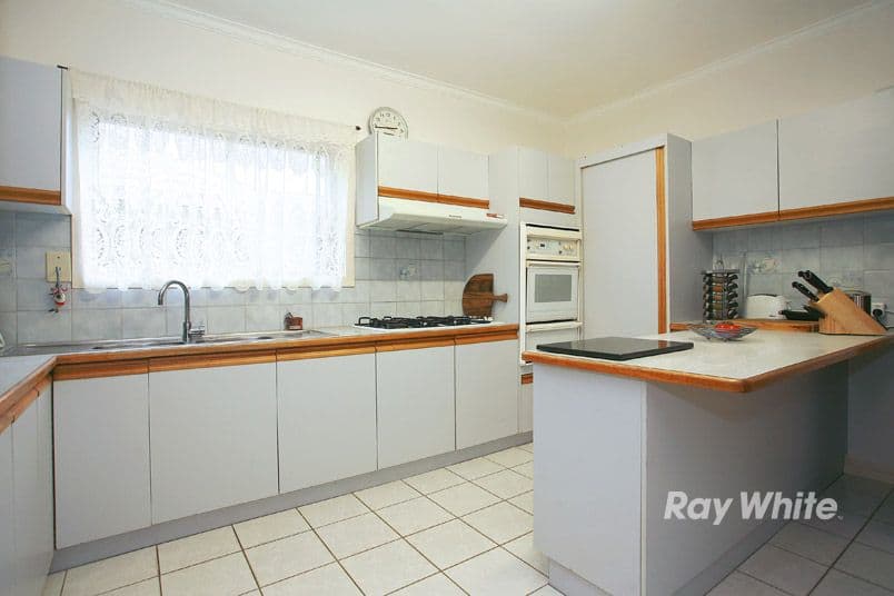 10 Bowman Street, NOBLE PARK VIC 3174, Noble Park - Thumbnail 6