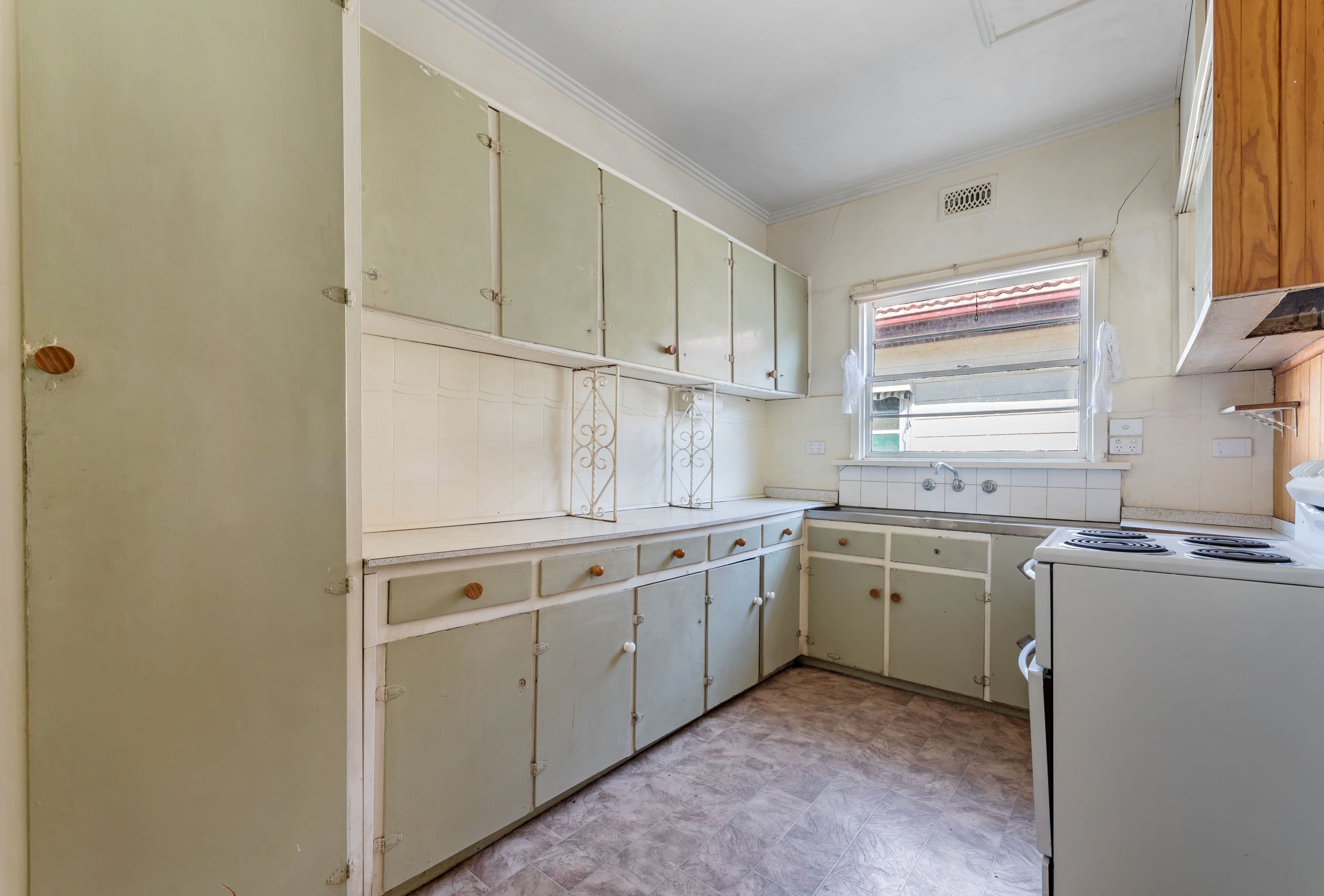 15 Ernest Street, Sunshine VIC 3020, Sunshine - Thumbnail 5