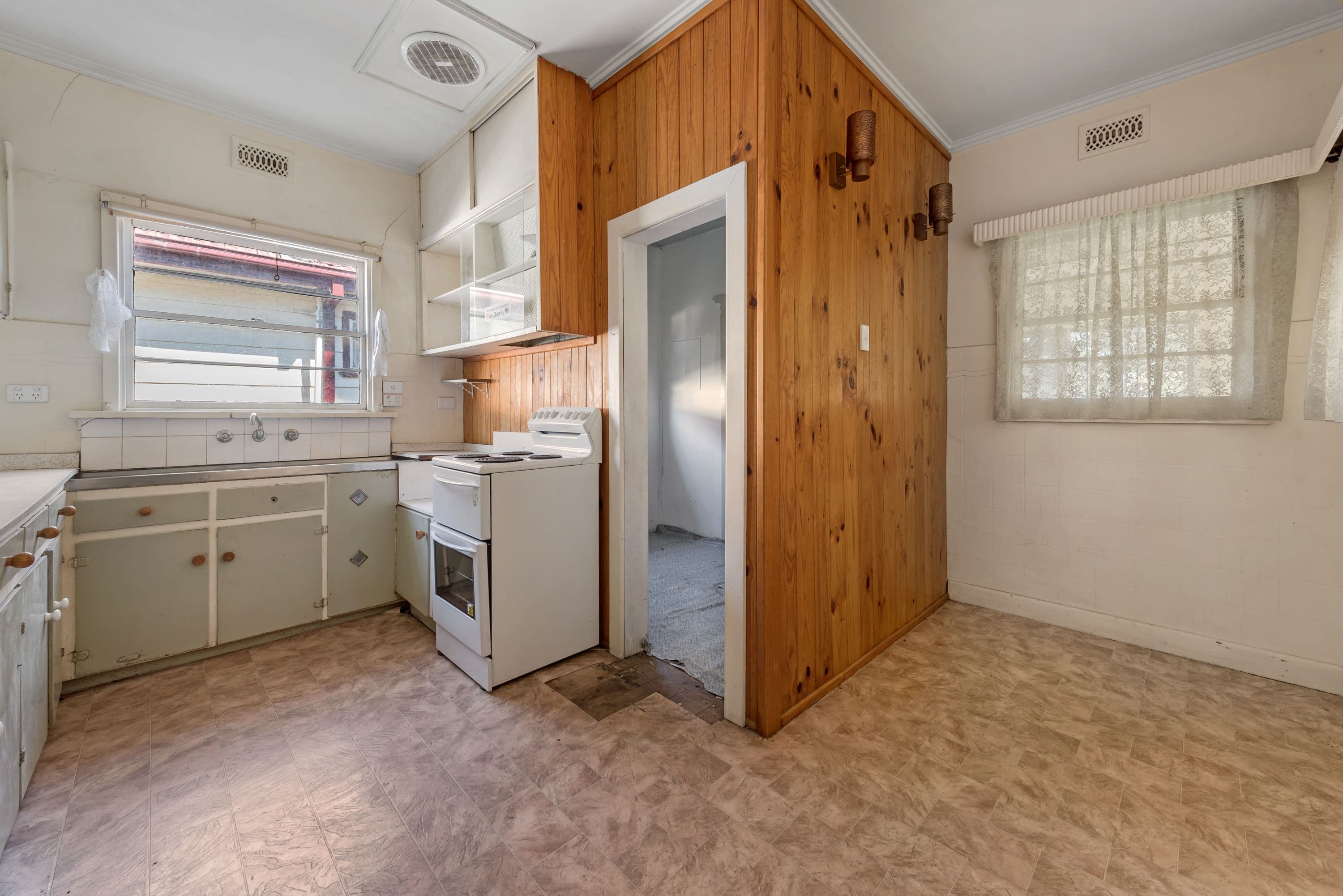 15 Ernest Street, Sunshine VIC 3020, Sunshine - Thumbnail 6