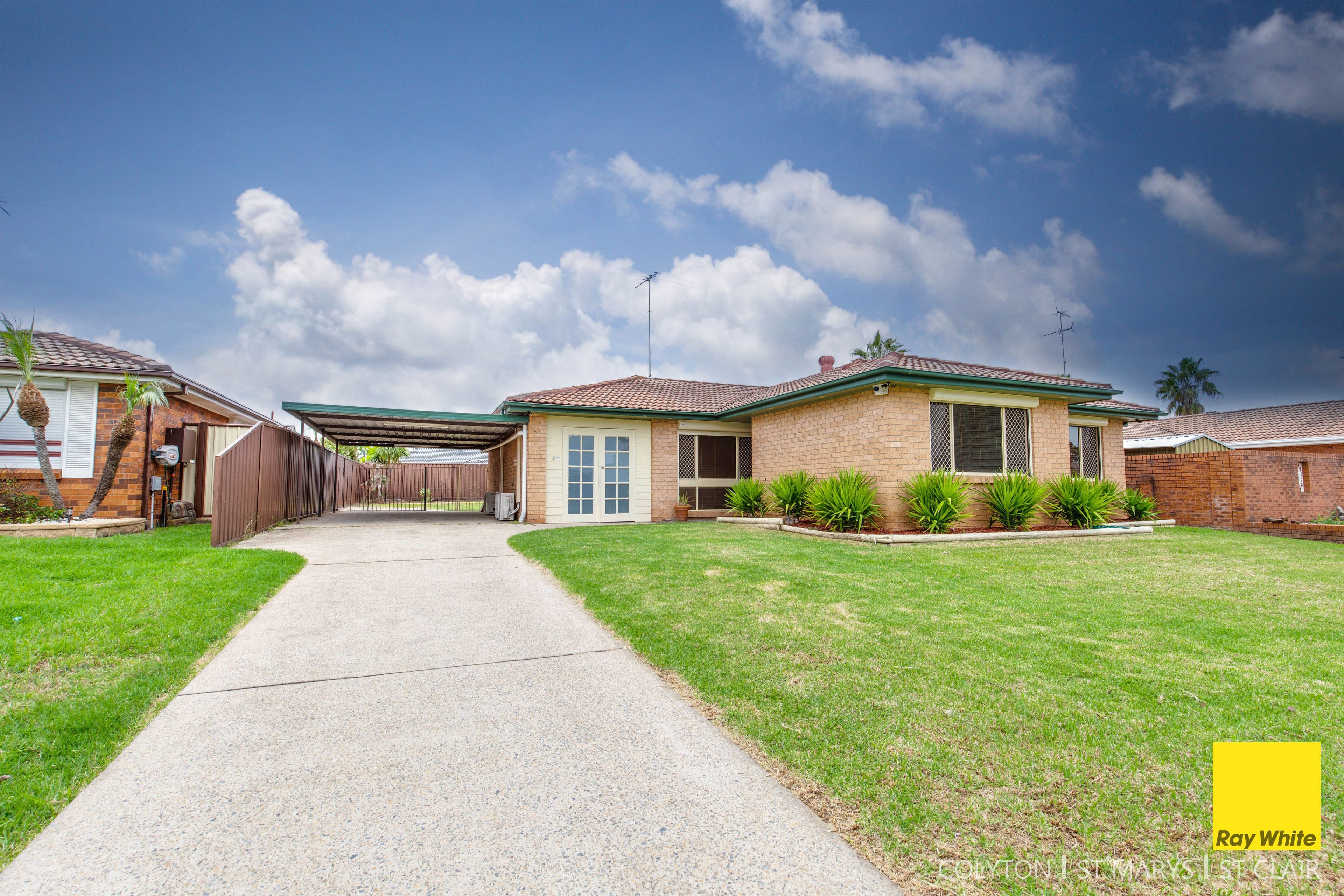 13 Maroni Place, St Clair - Image 1
