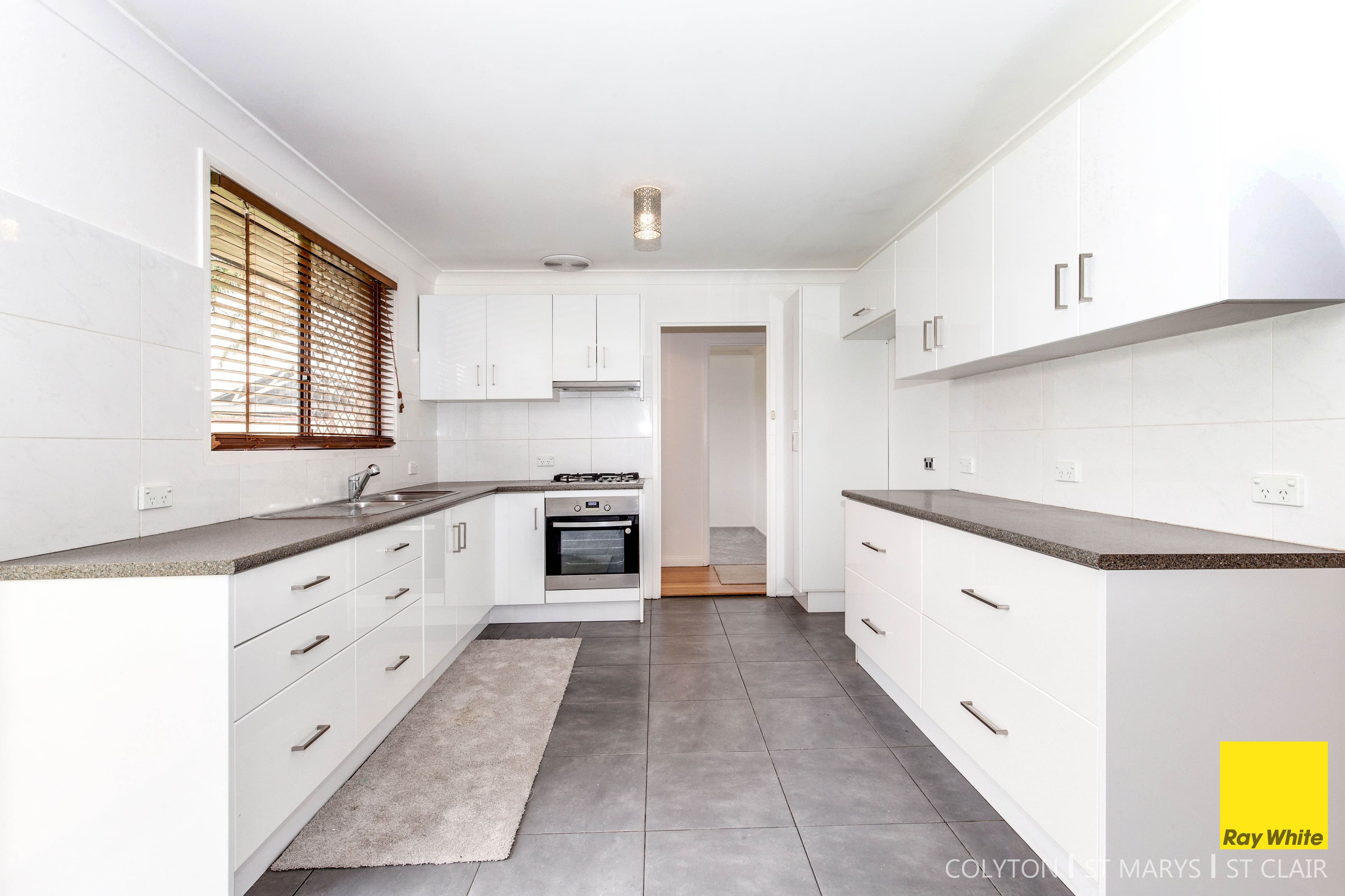 13 Maroni Place, St Clair - Thumbnail 5