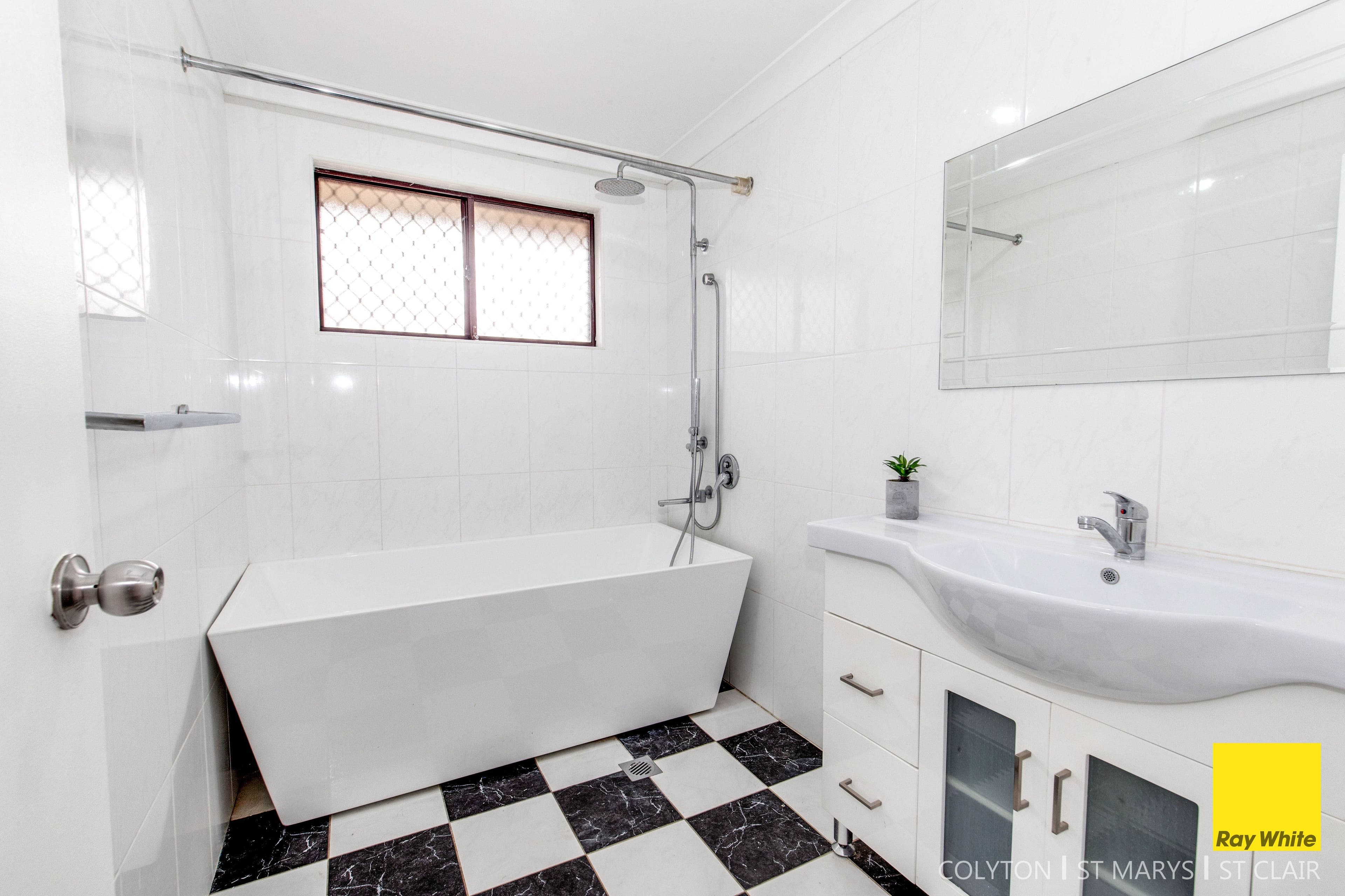13 Maroni Place, St Clair - Thumbnail 6