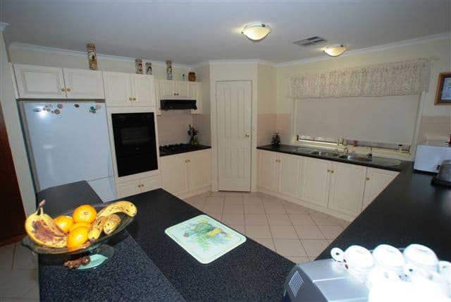 8 Lipson Reach Road, GULFVIEW HEIGHTS SA 5096, Gulfview Heights - Thumbnail 3