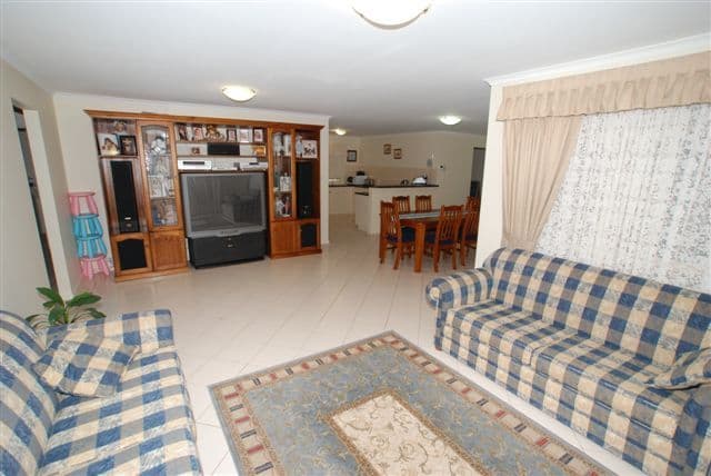8 Lipson Reach Road, GULFVIEW HEIGHTS SA 5096, Gulfview Heights - Thumbnail 4