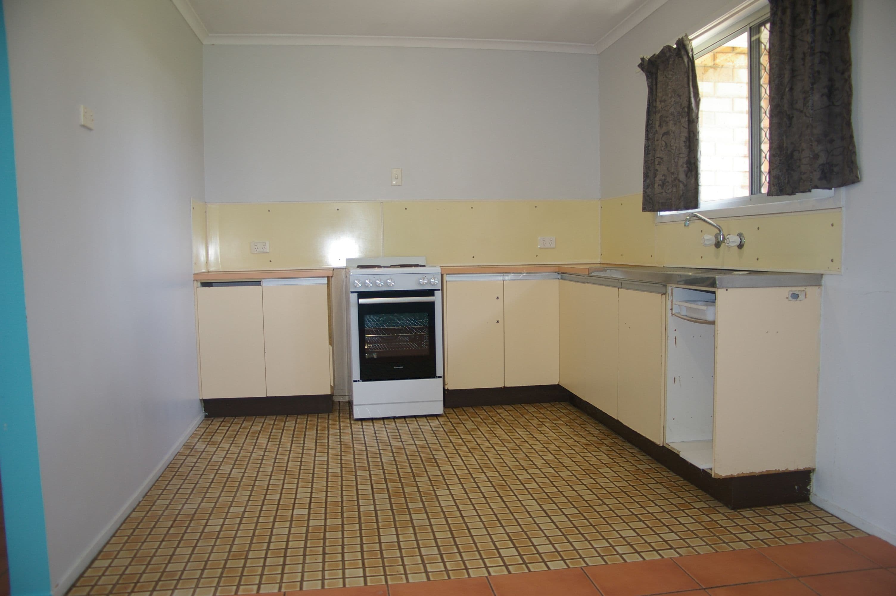 27 Lawson Street, Caboolture QLD 4510, Caboolture - Thumbnail 5
