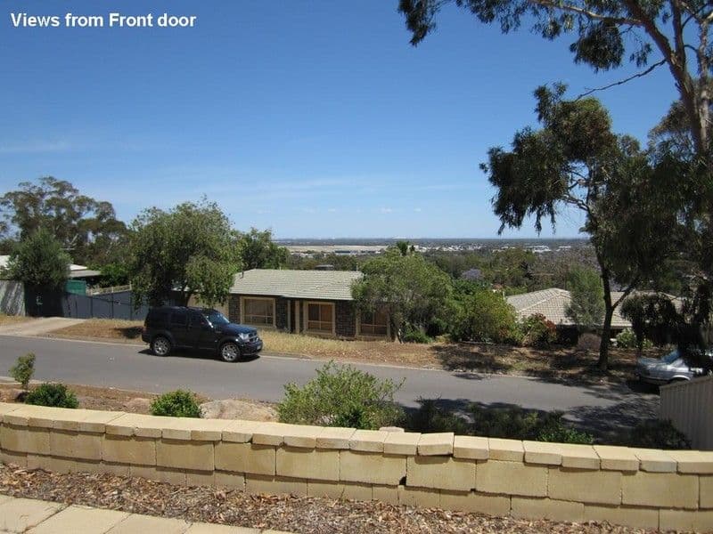 38 McKenzie Crescent, GULFVIEW HEIGHTS SA 5096, Gulfview Heights - Thumbnail 2