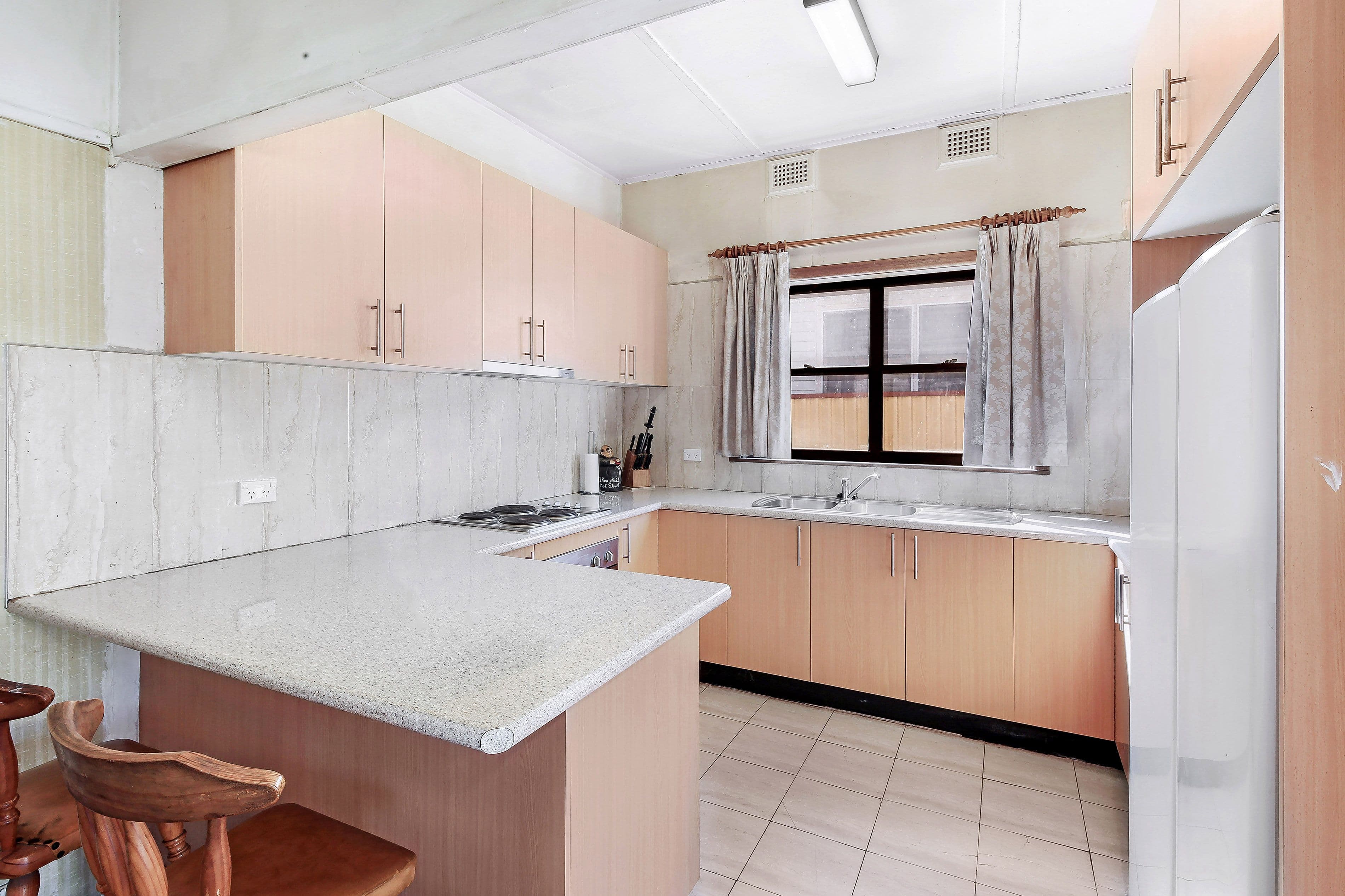 4 Dunbar Avenue, Regents Park NSW 2143, Regents Park - Thumbnail 3