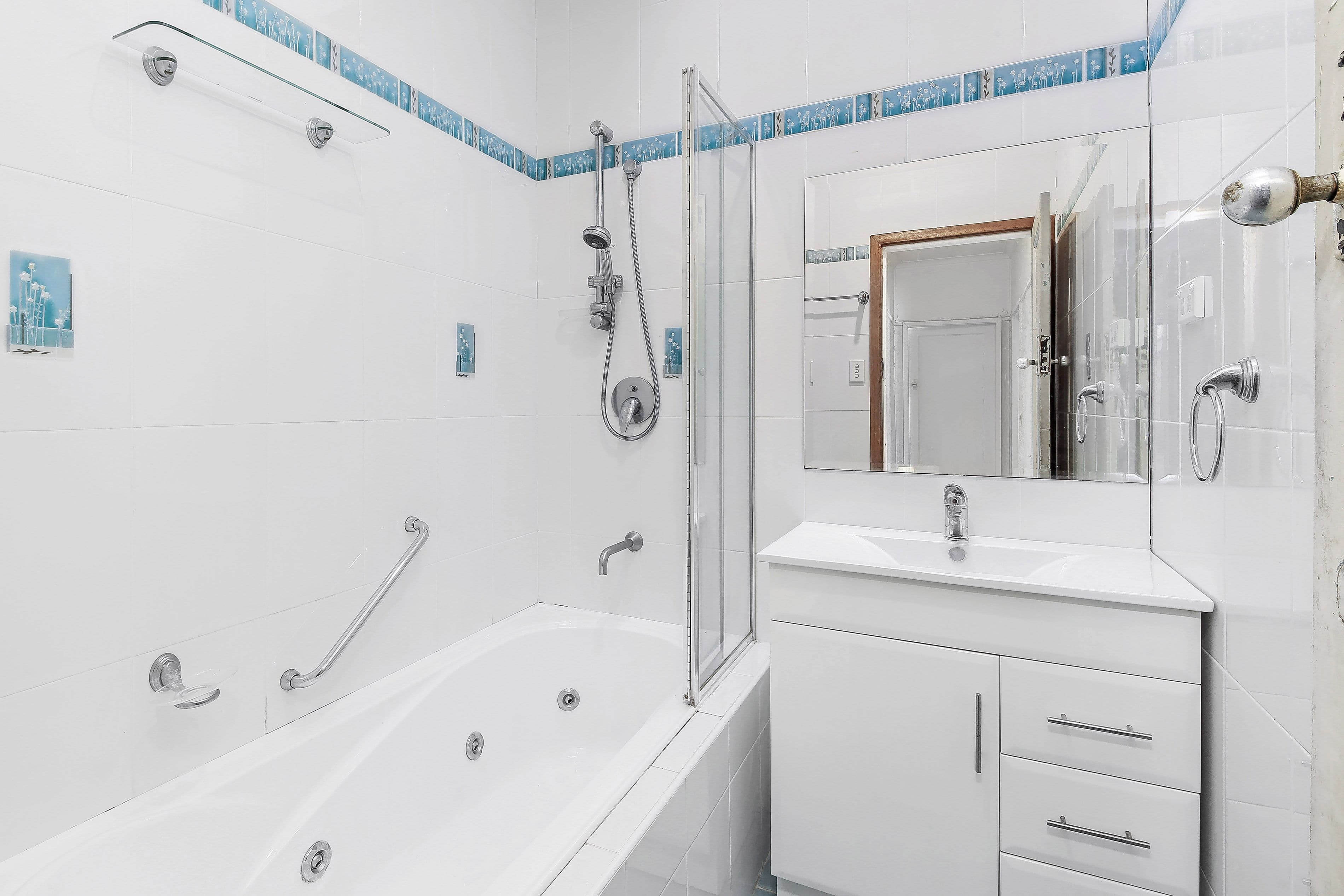 4 Dunbar Avenue, Regents Park NSW 2143, Regents Park - Thumbnail 7