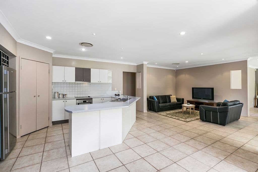 16 St Ives Circuit, Forest Lake QLD 4078, Forest Lake - Thumbnail 3