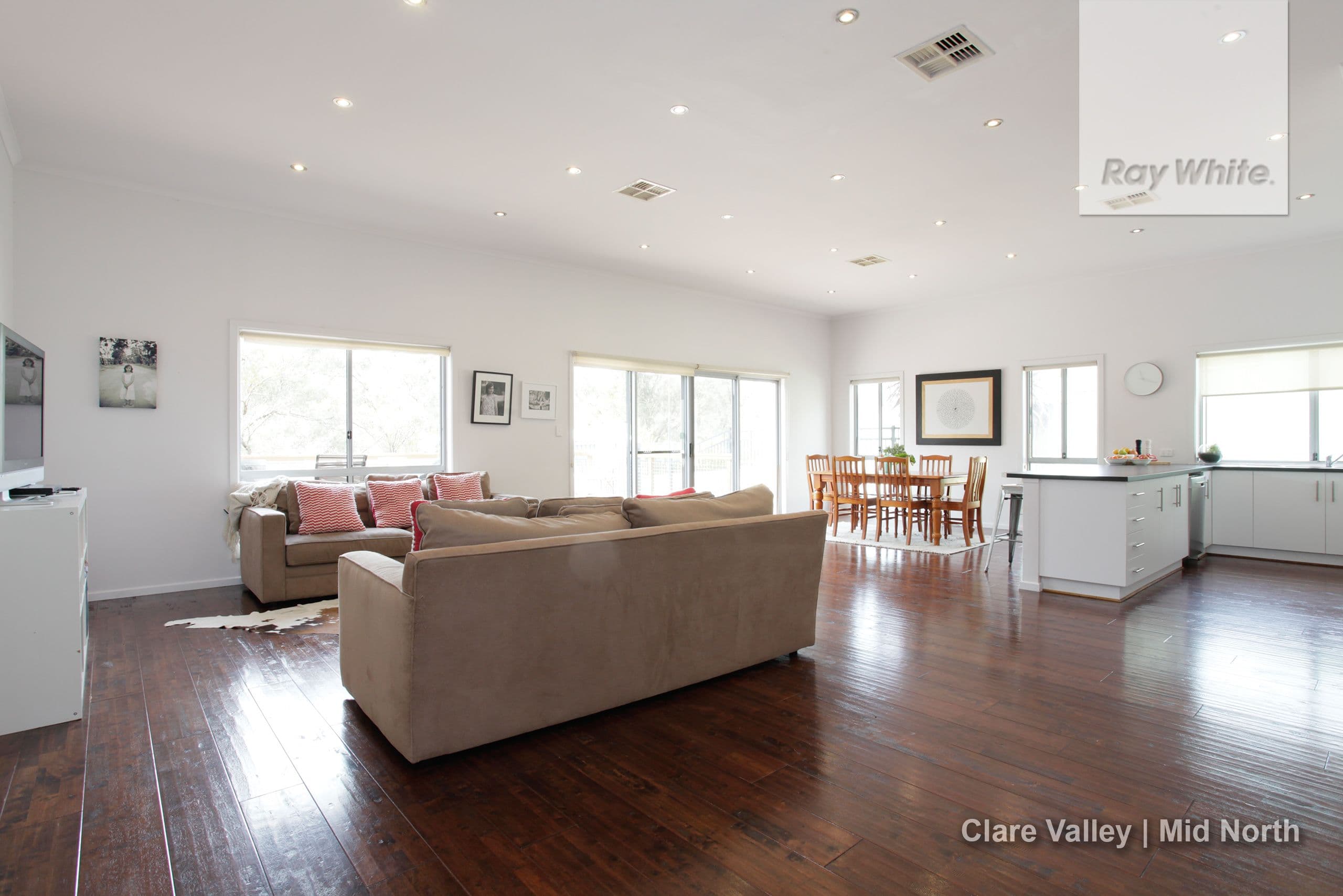 51 Grandview Grove, Rosanna, Rosanna - Thumbnail 4