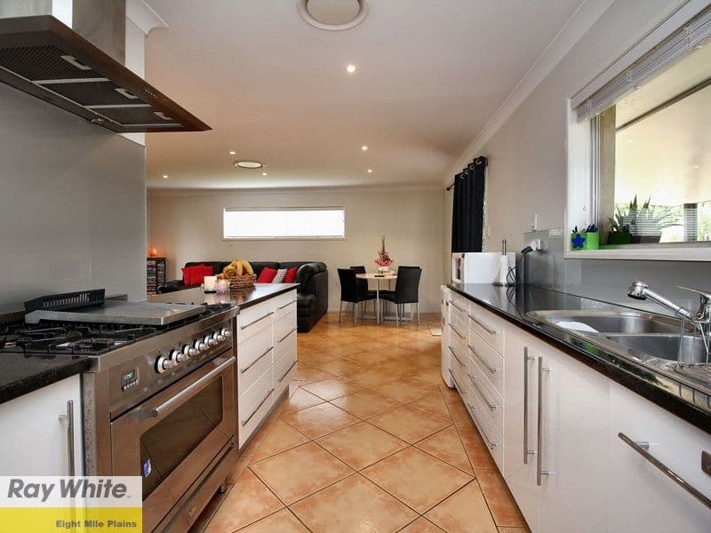 6 Wenlock Crescent, Springwood QLD 4127, Springwood - Thumbnail 2