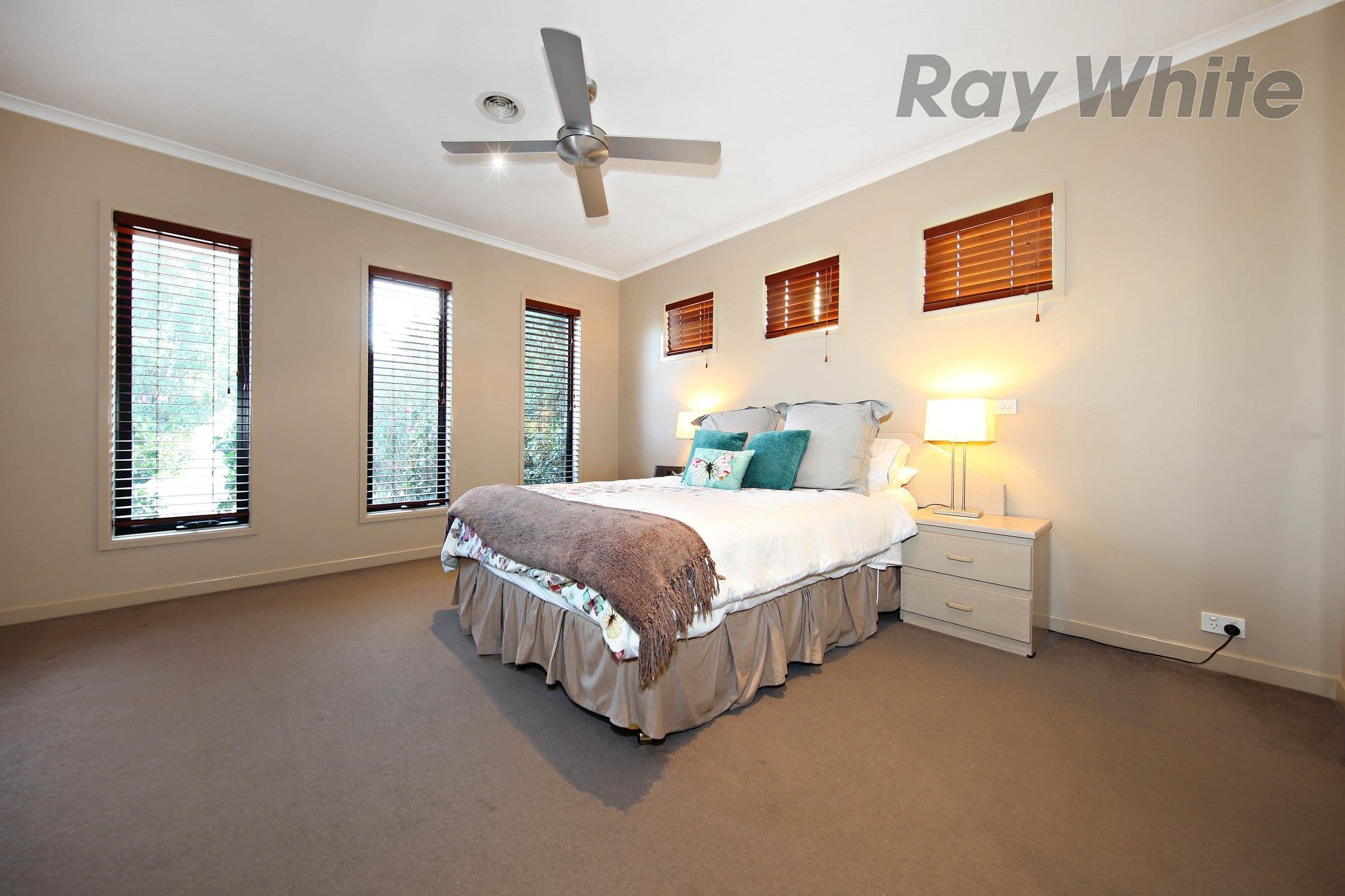 22 La Coruna Gardens, Point Cook VIC 3030, Point Cook - Thumbnail 3