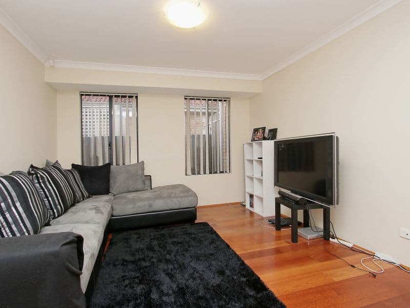19 Johnson Street, Redcliffe WA 6104, Redcliffe - Thumbnail 2