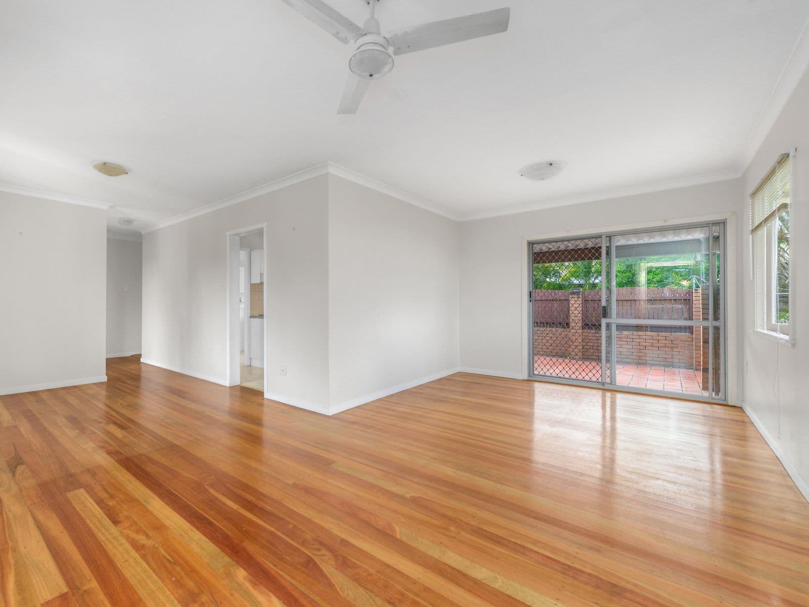 240 Cliveden Avenue, Corinda QLD 4075, Corinda - Thumbnail 7