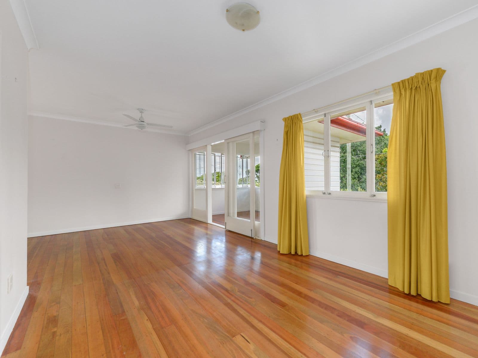 240 Cliveden Avenue, Corinda QLD 4075, Corinda - Thumbnail 8