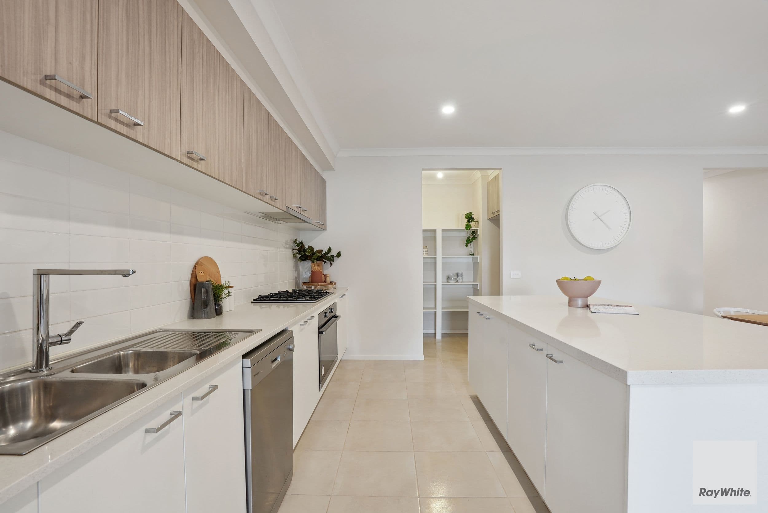 15 Casine Road, FRASER RISE VIC 3336, Fraser Rise - Thumbnail 5