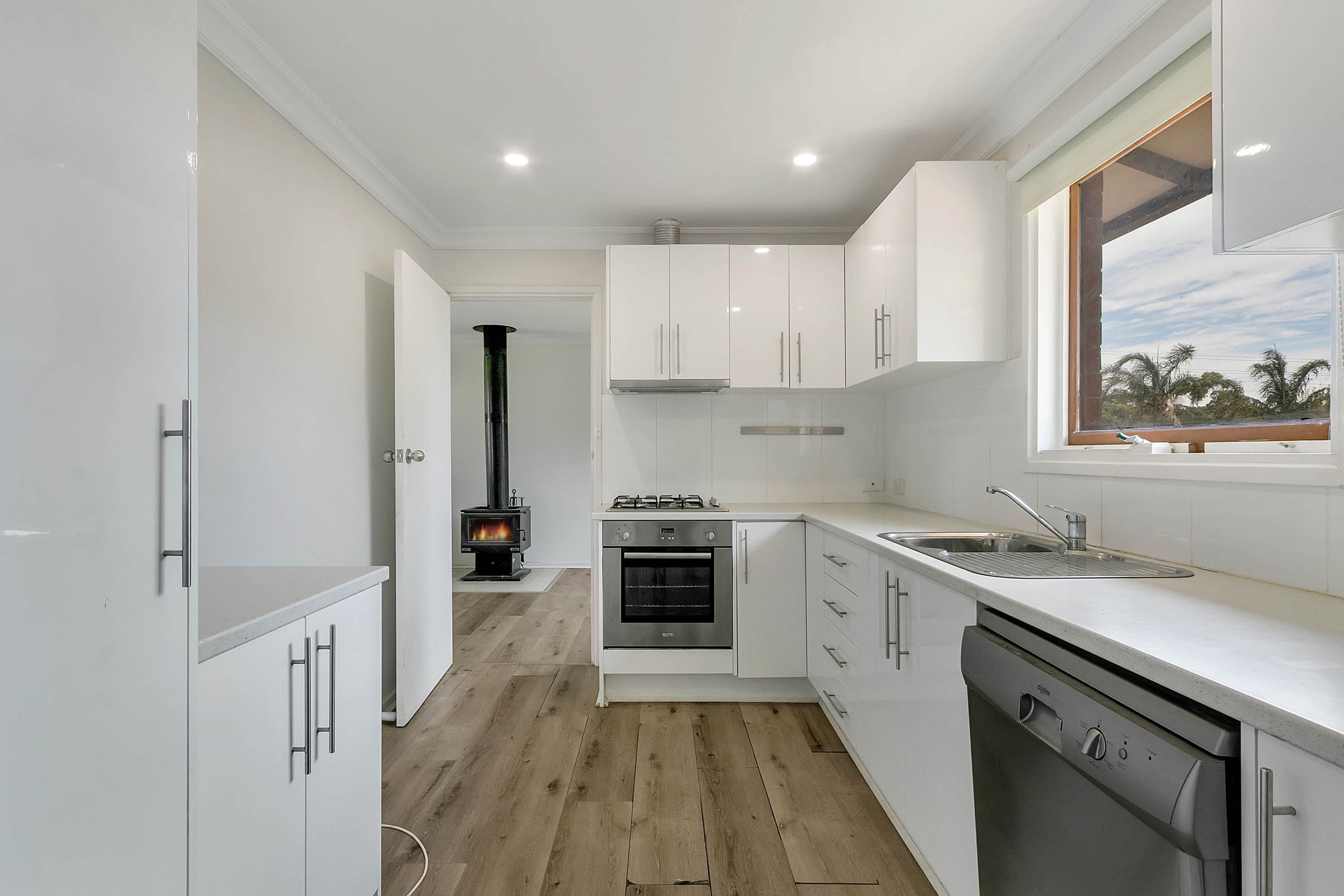 18 Callanna Court, Craigmore SA 5114, Craigmore - Thumbnail 2