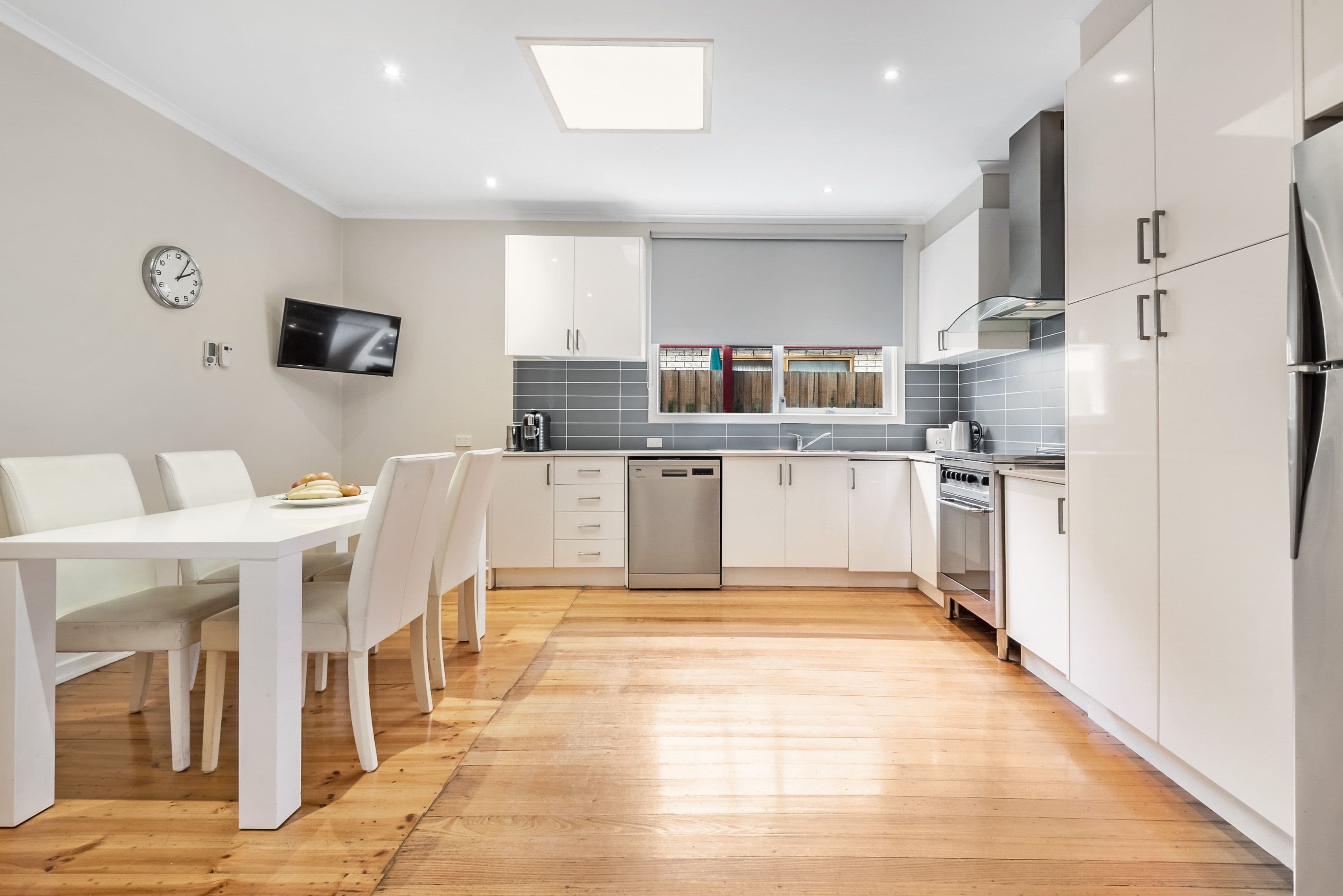 6 Arundel Avenue, Reservoir VIC 3073, Reservoir - Thumbnail 2