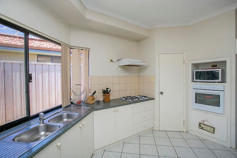 37 Myerson Crescent, MAIDA VALE WA 6057, Maida Vale - Thumbnail 3