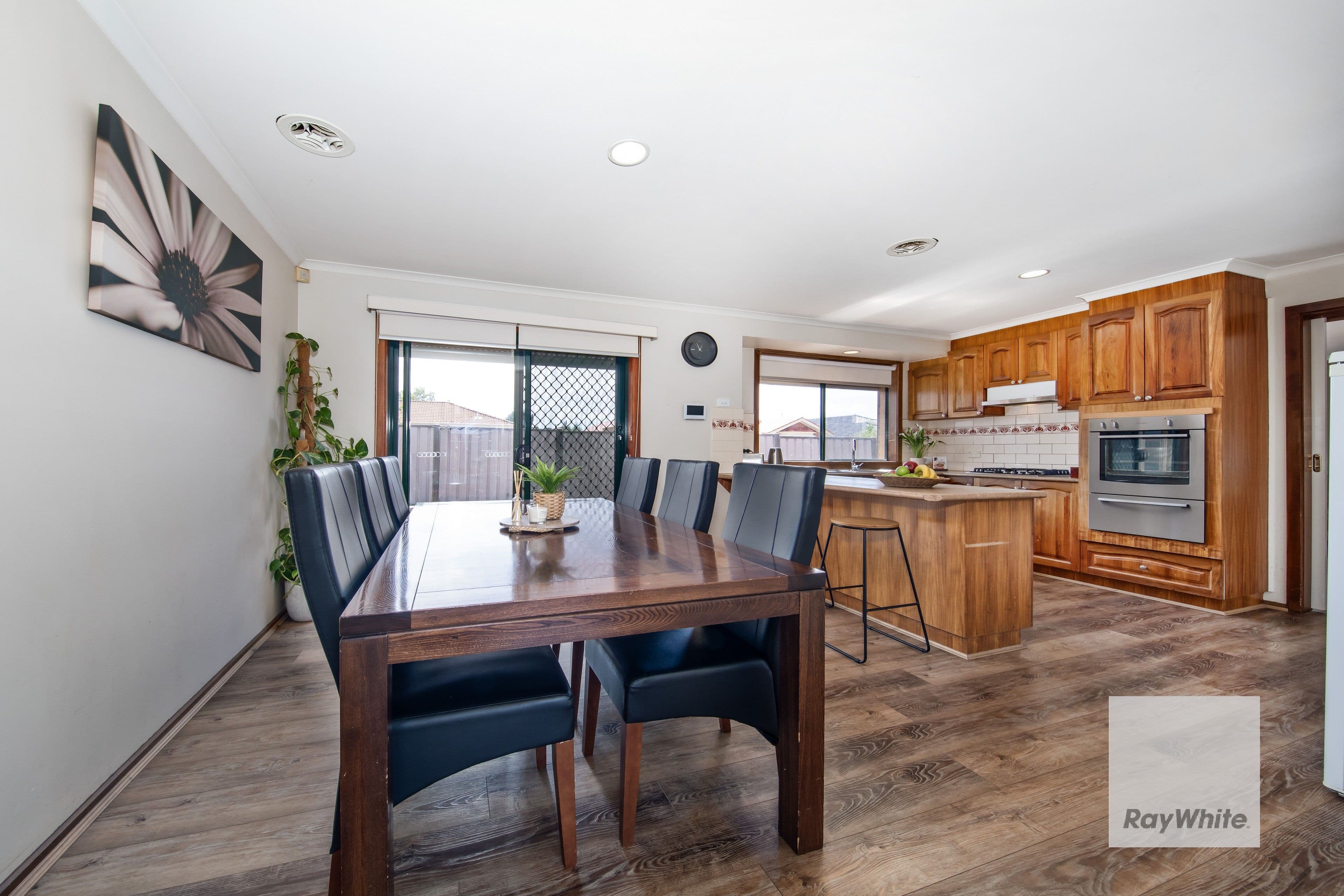 5 Sandstone Court, Delahey VIC 3037, Delahey - Thumbnail 2