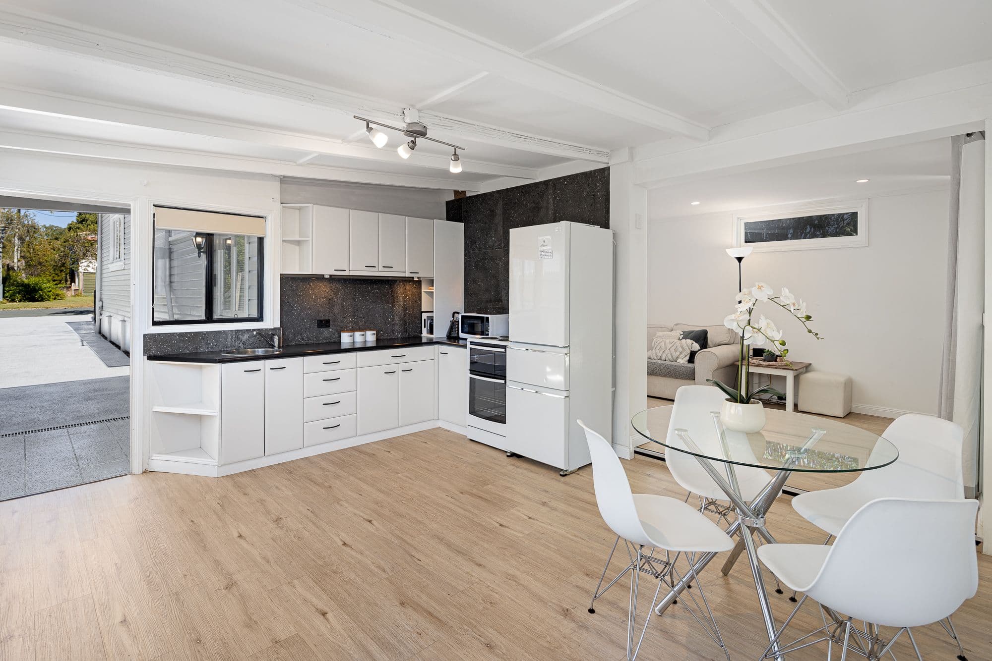 6 Manley Street, Redcliffe QLD 4020, Redcliffe - Thumbnail 6