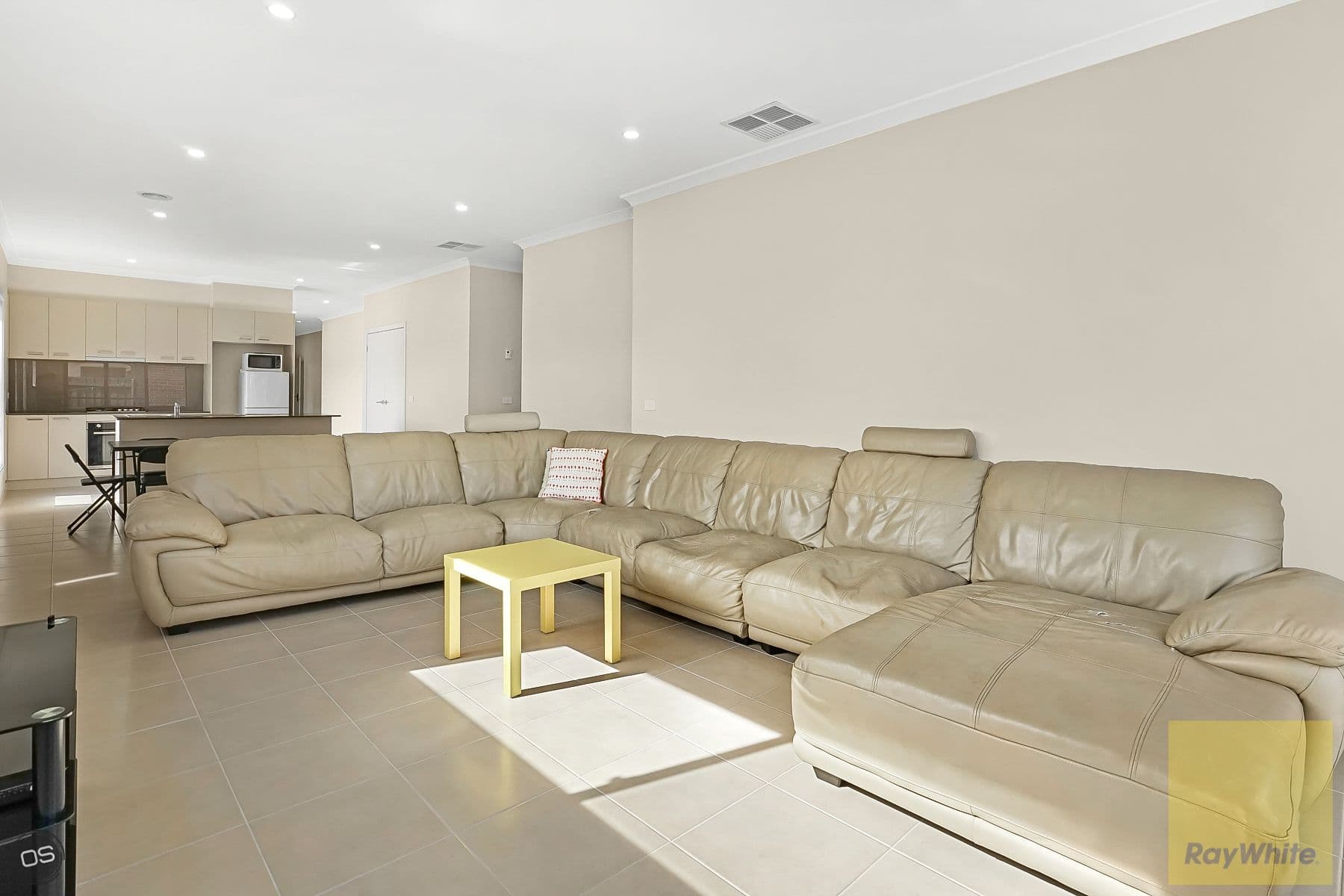 75 Mantello Drive, Werribee VIC 3030, Werribee - Thumbnail 5
