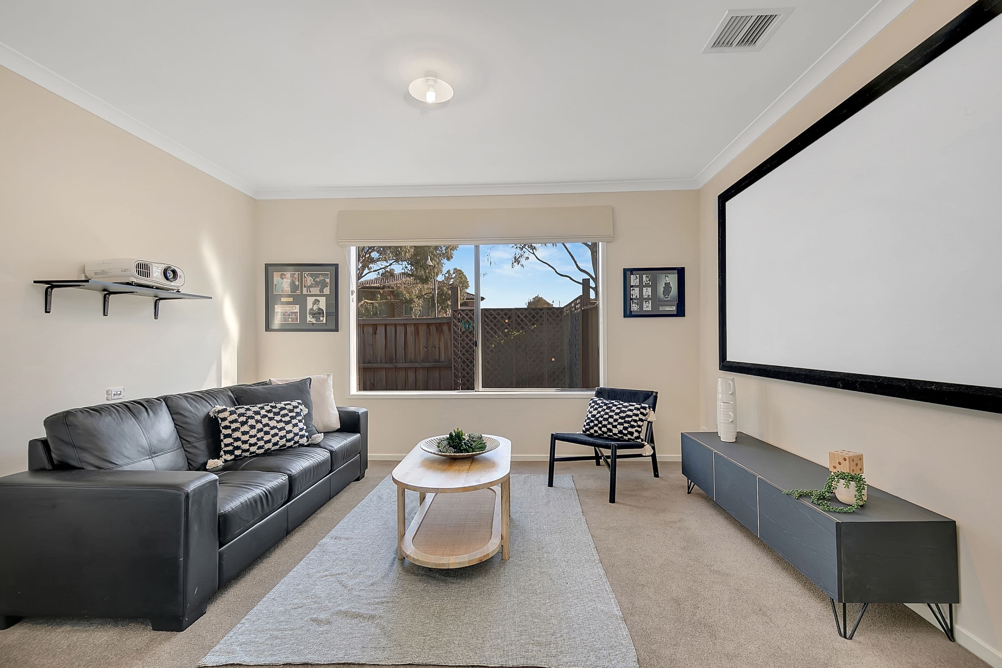 8 Greenhaven Gardens, South Morang VIC 3752, South Morang - Thumbnail 4