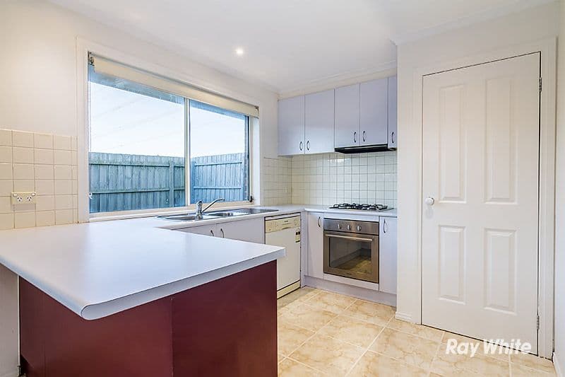 16 Fishburn Place, Cranbourne West VIC 3977, Cranbourne West - Thumbnail 2