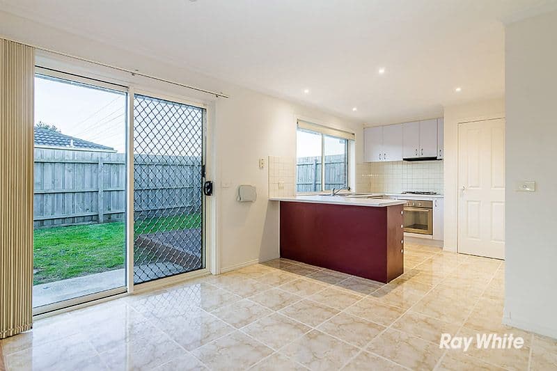 16 Fishburn Place, Cranbourne West VIC 3977, Cranbourne West - Thumbnail 4