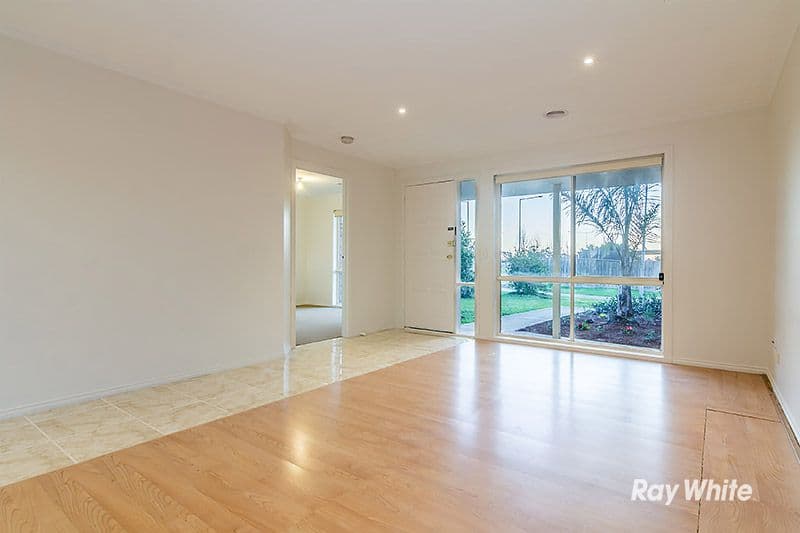 16 Fishburn Place, Cranbourne West VIC 3977, Cranbourne West - Thumbnail 6